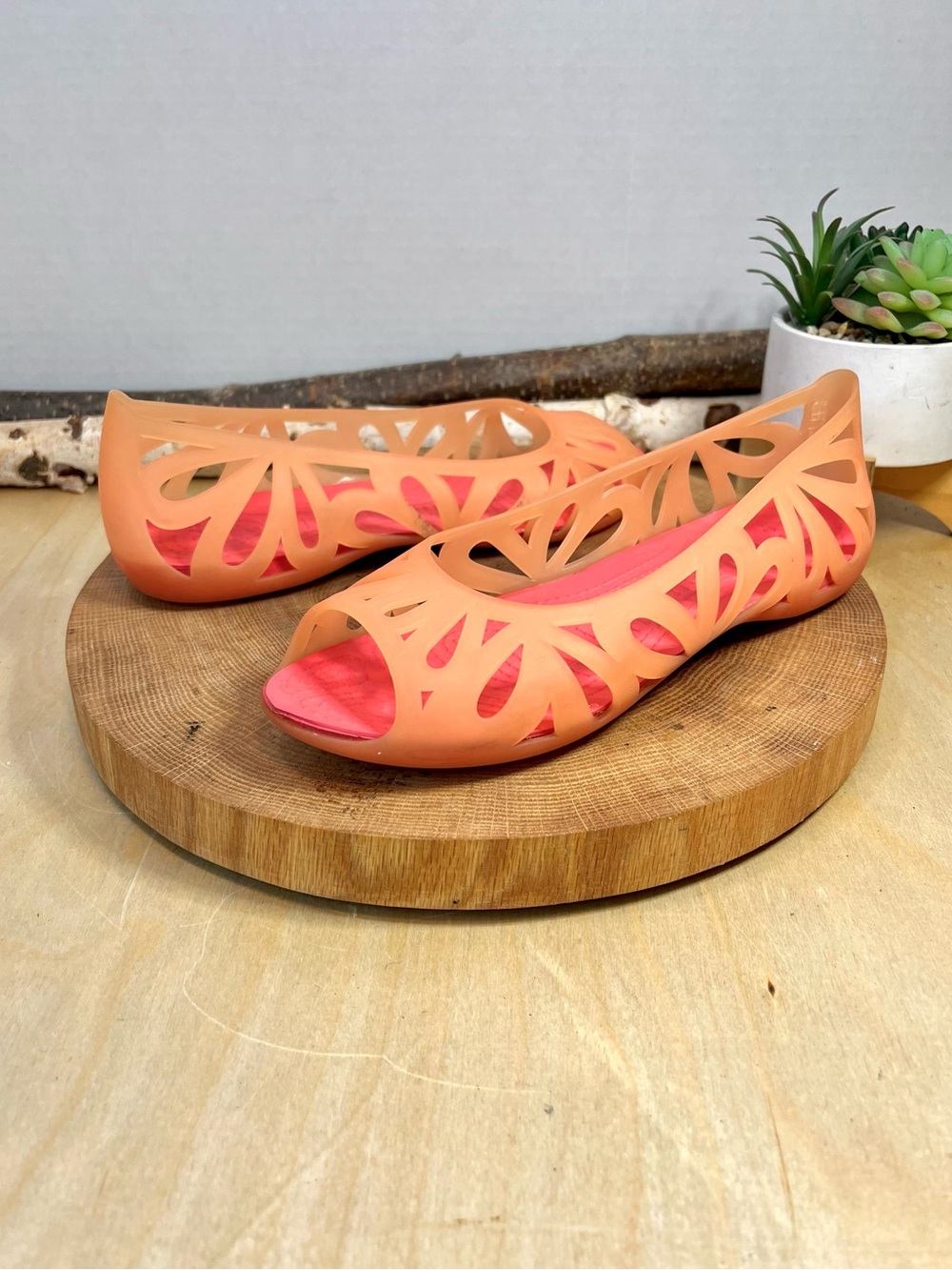 Crocs Adrina Flats Women’s Size 8 – Coral & Pink Slip-On
